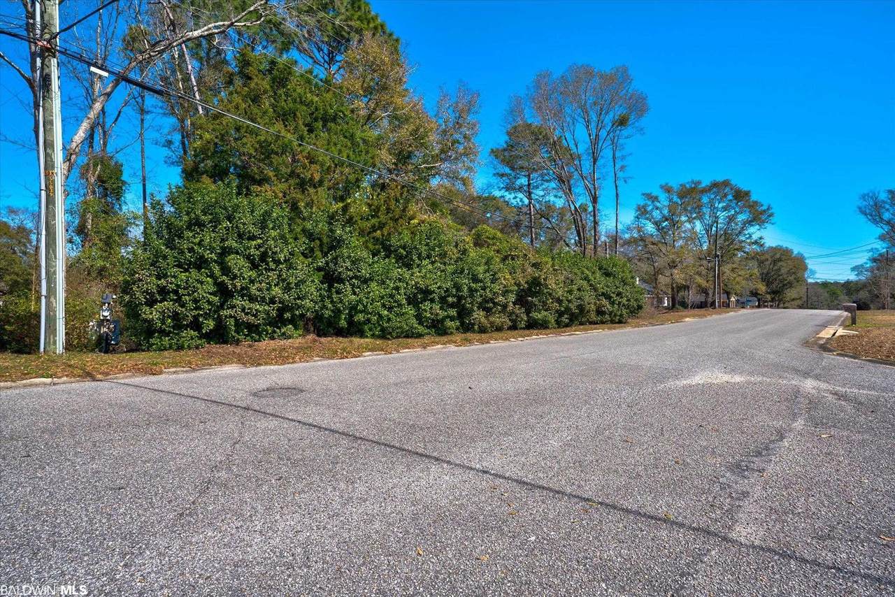 113 Richmond Road - Photo 1