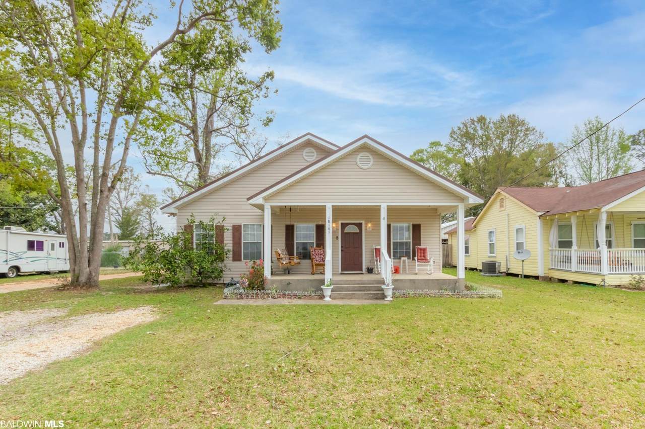18141 Pennsylvania St - Photo 1