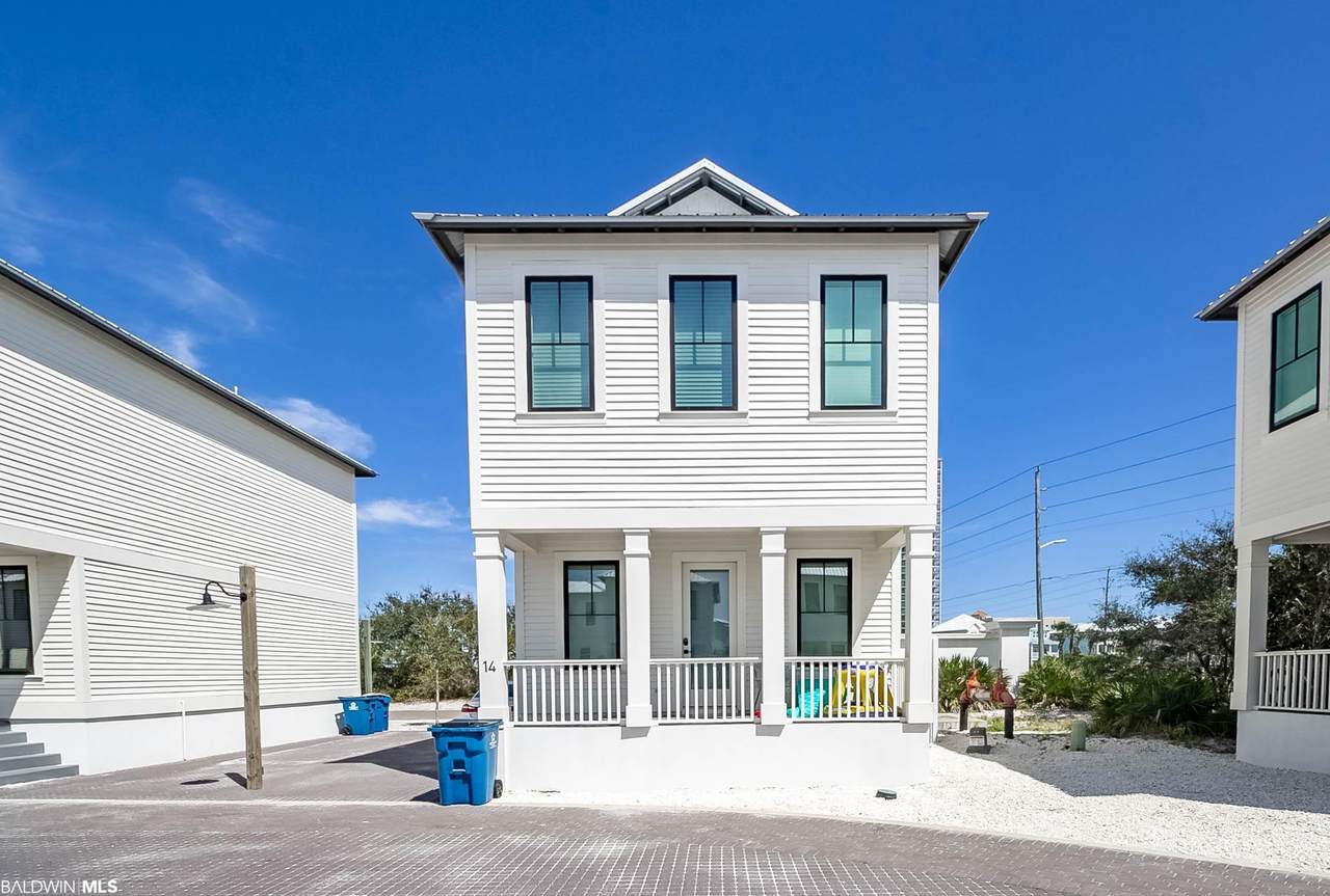 14 West Gate - Photo 1