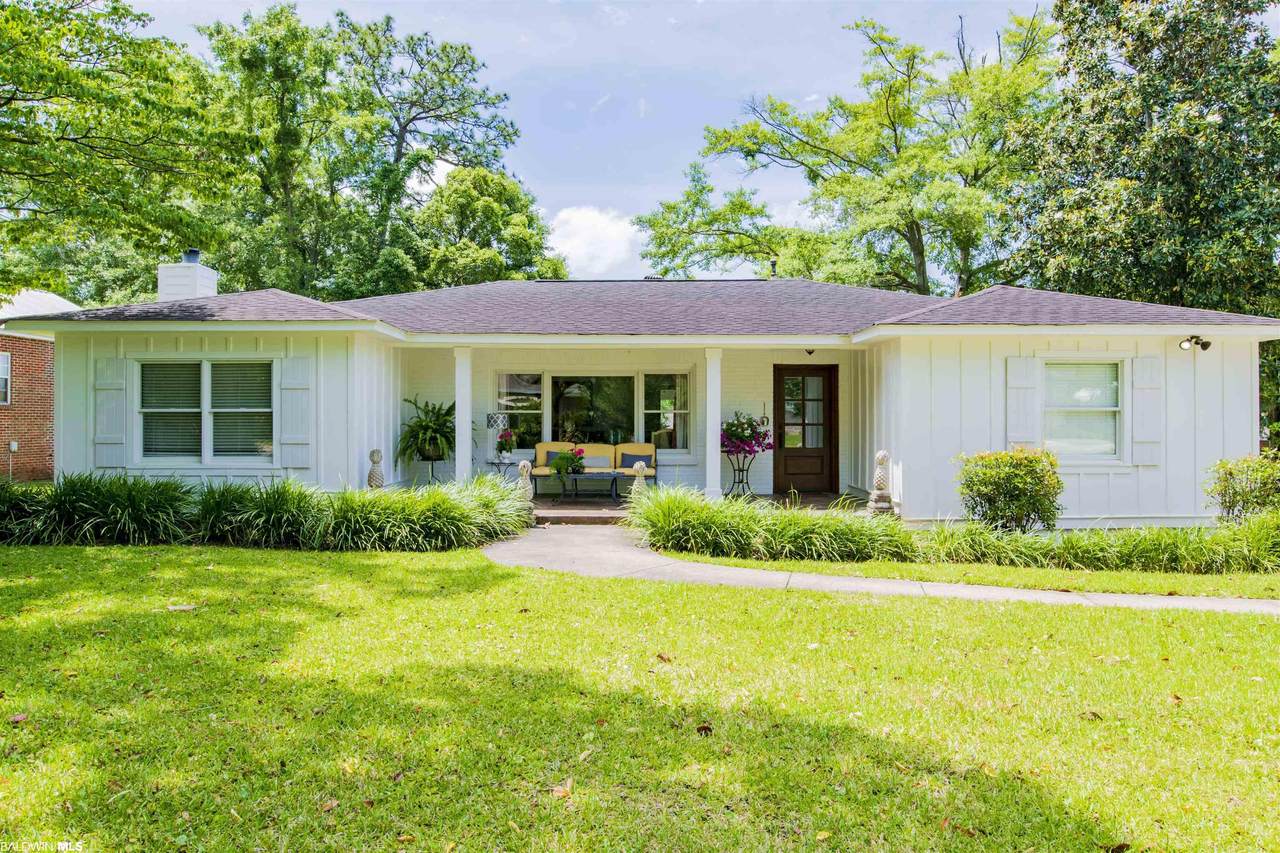 410 Fairwood Blvd - Photo 1