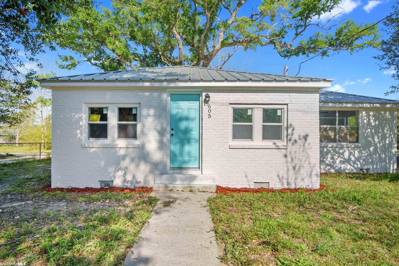 605 White Avenue - Photo 1