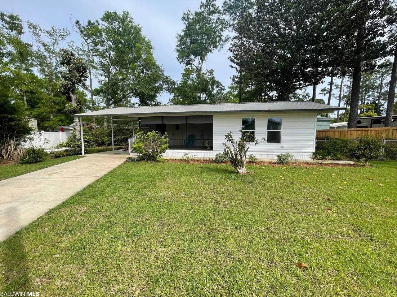 632 Escambia Dr - Photo 1