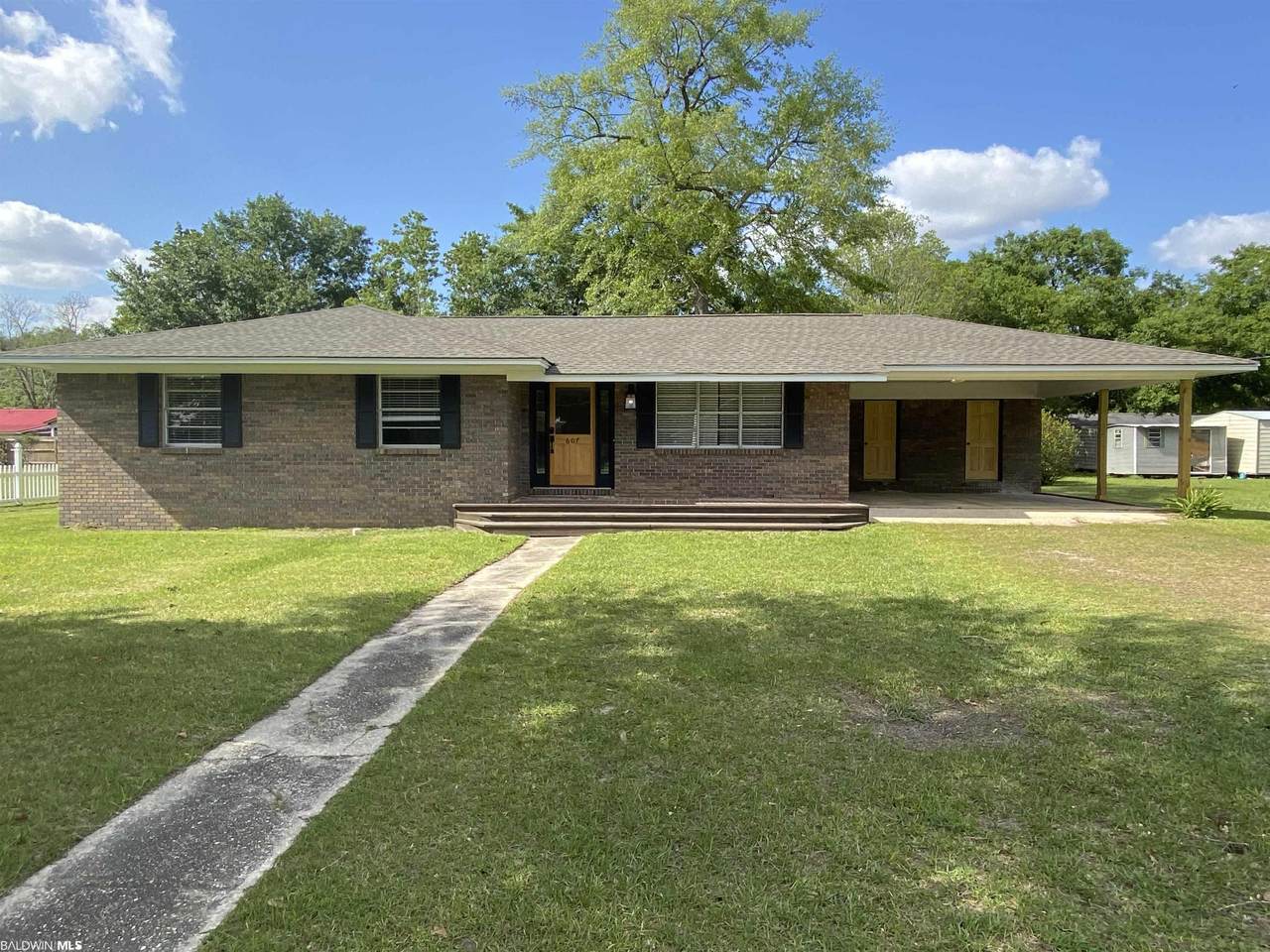 607 Pine St - Photo 1