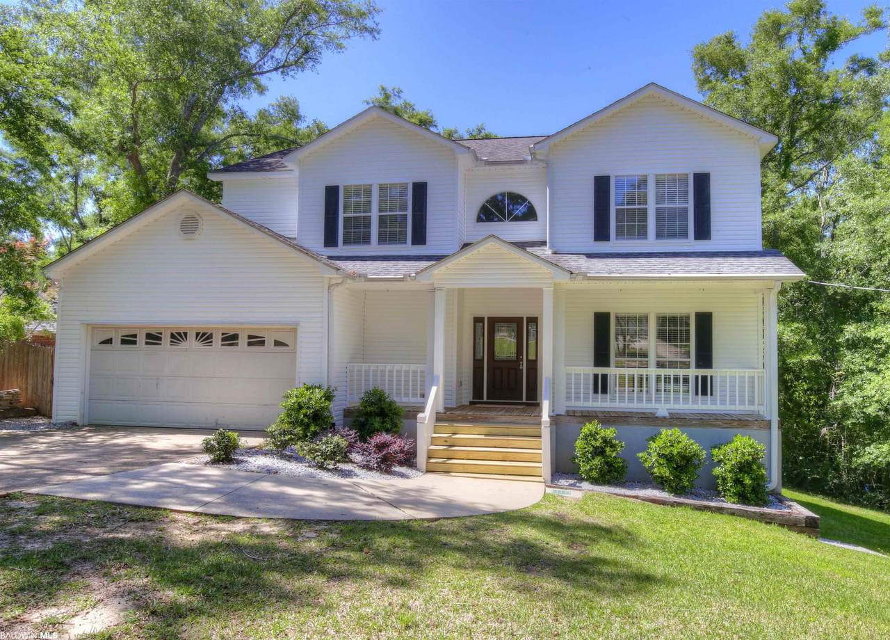 640 Ridgewood Drive - Photo 1