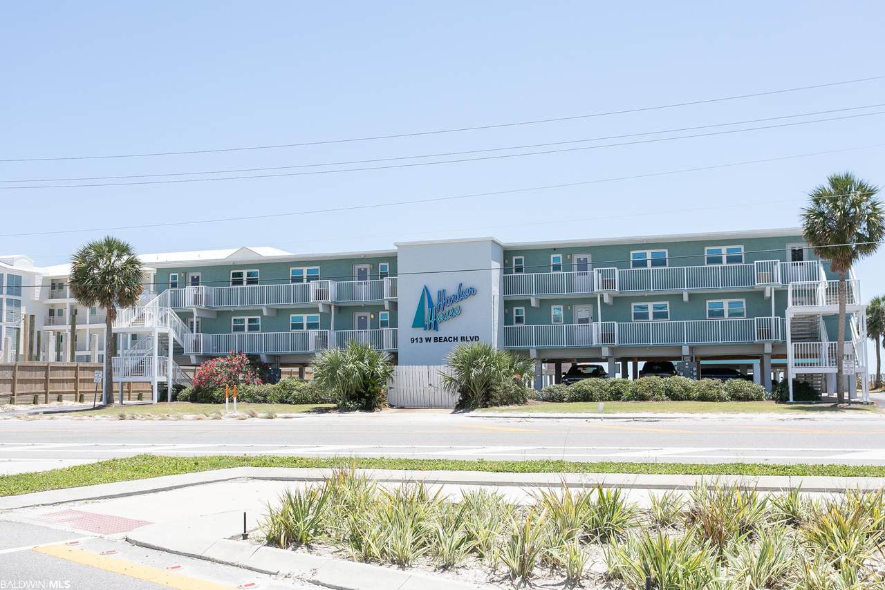913 Beach Blvd - Photo 1