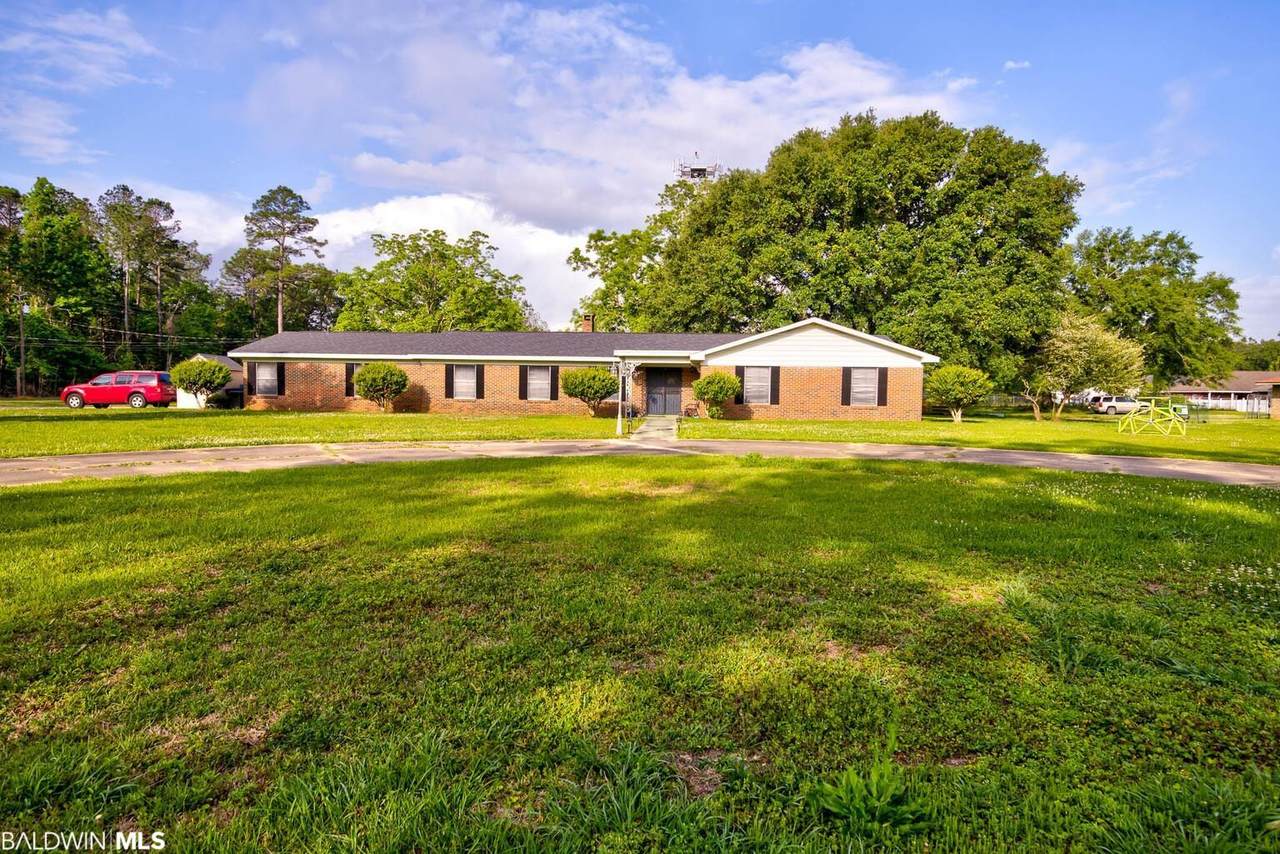 1401 Armstrong Avenue - Photo 1