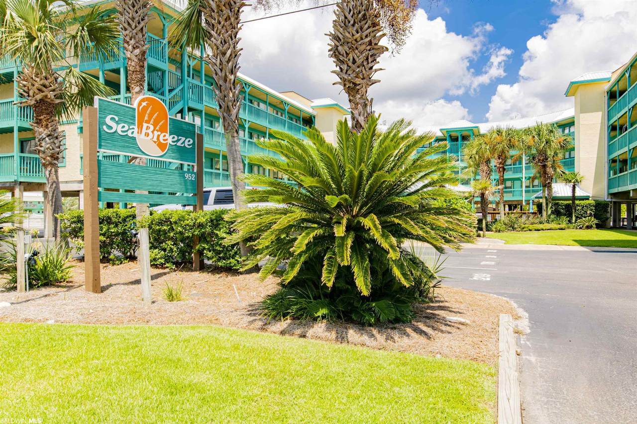 952 Beach Blvd - Photo 1