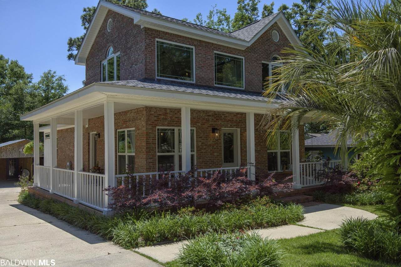 112 Nichols Avenue - Photo 1