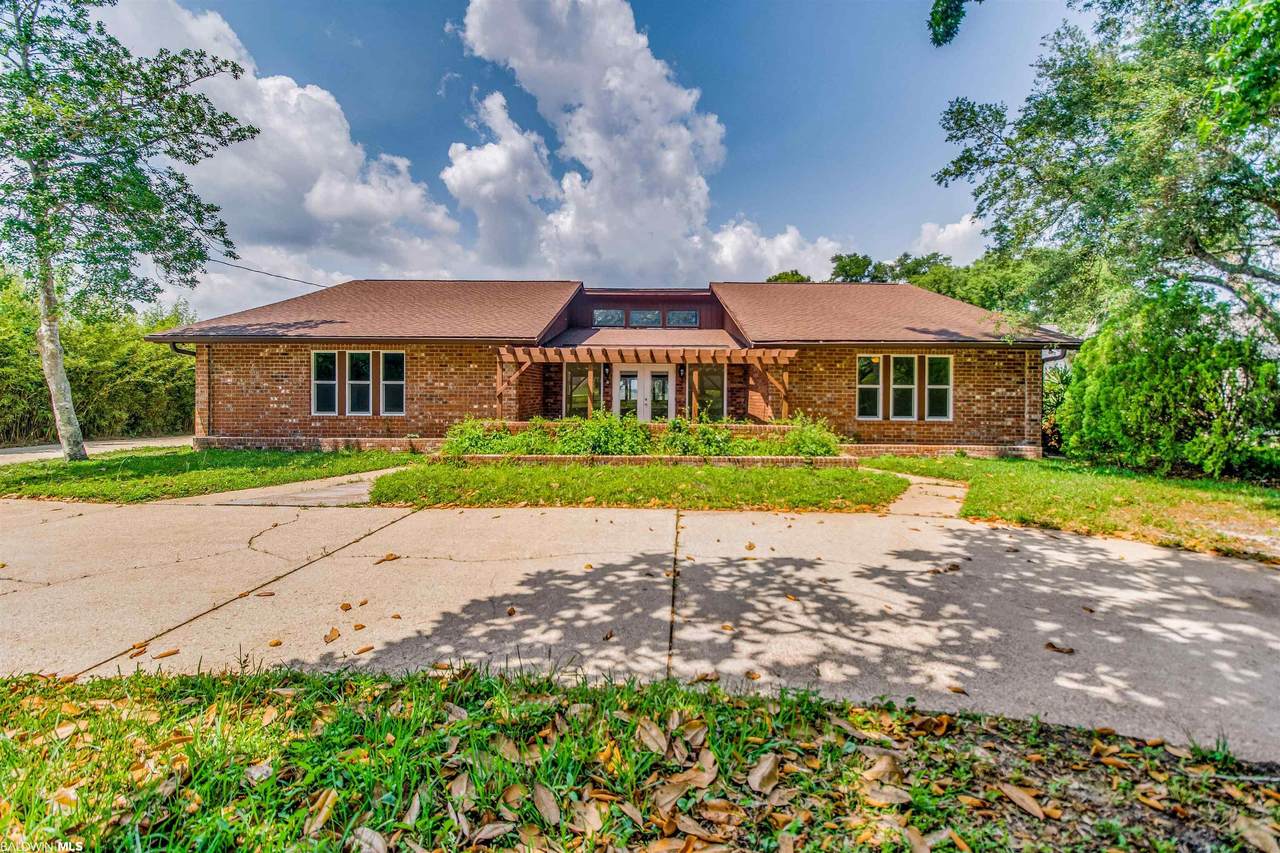 16334 Shore Dr - Photo 1