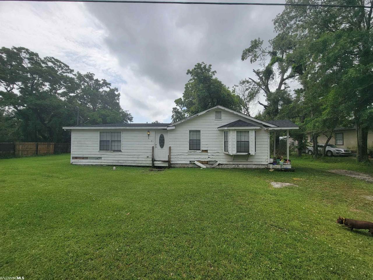2647 Banks Ave - Photo 1
