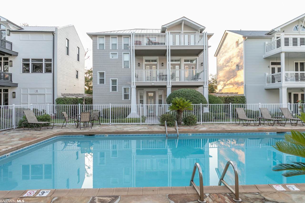 4688 Walker Av - Photo 1