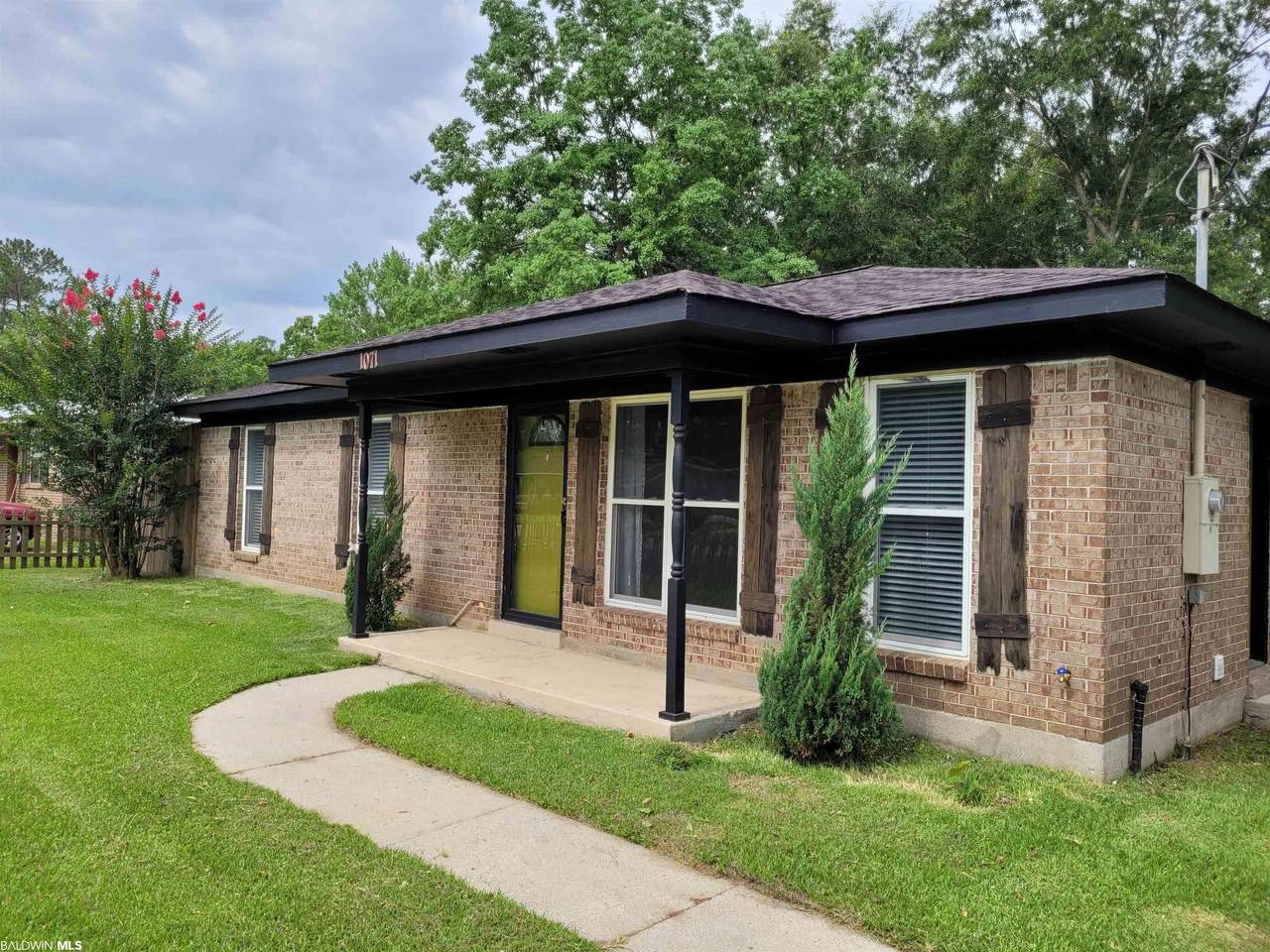1071 Magnolia Street - Photo 1