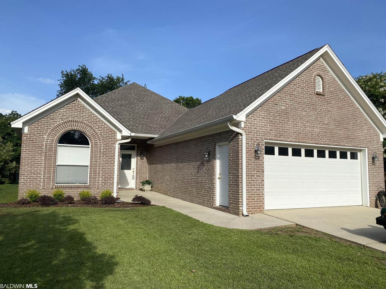 151 Club Drive - Photo 1