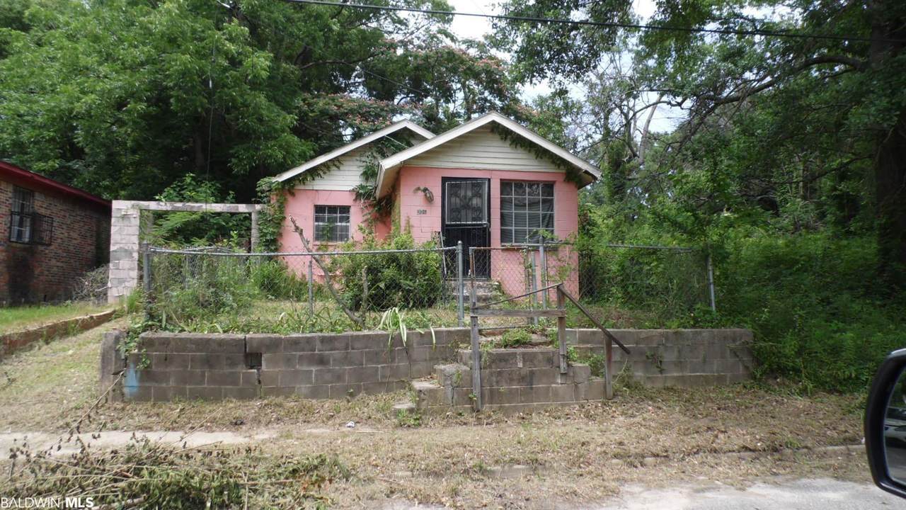 306 College St - Photo 1