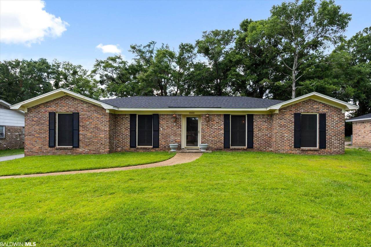520 Hillcrest Rd - Photo 1