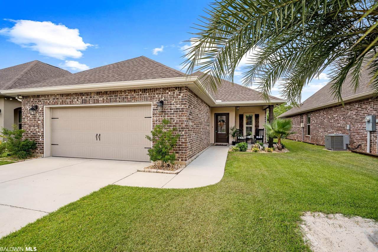 6061 Waterford Dr - Photo 1