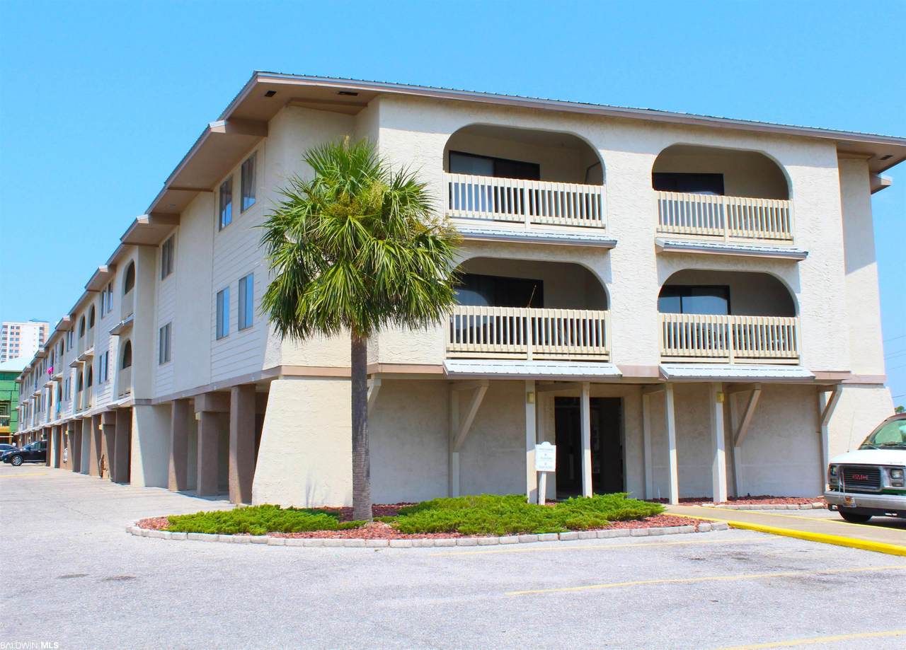 930 Beach Blvd - Photo 1