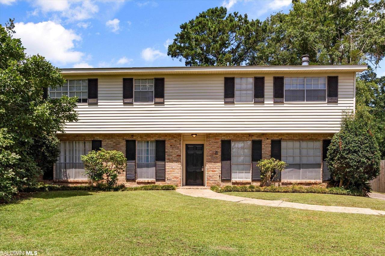 403 Stillwood Ln - Photo 1