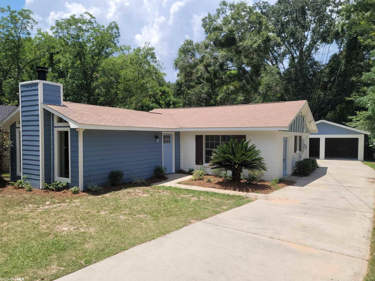 1411 Wilson Dr - Photo 1