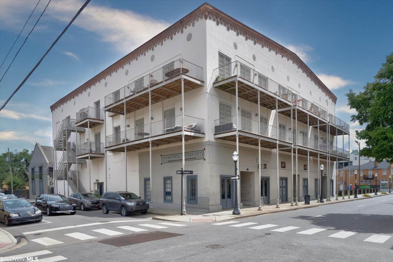 412 Dauphin Street - Photo 1