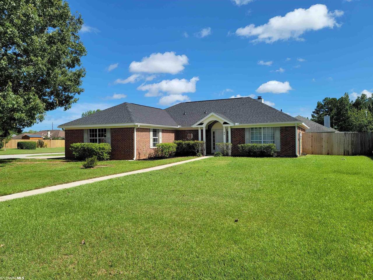 416 Wisteria Ln - Photo 1