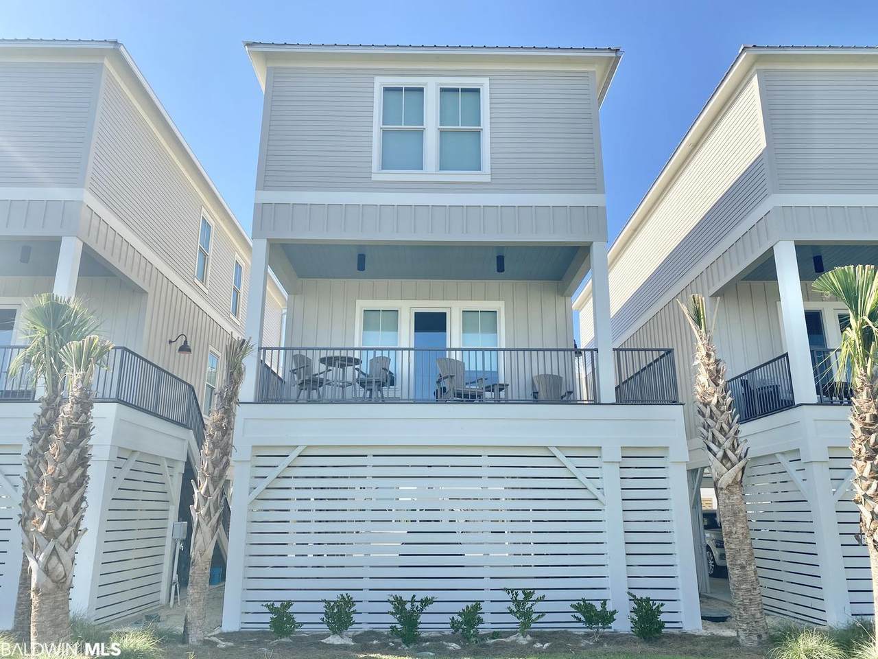 1592 Beach Blvd - Photo 1