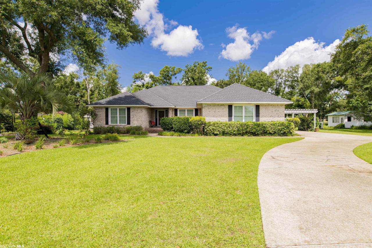 1105 Oak Street - Photo 1