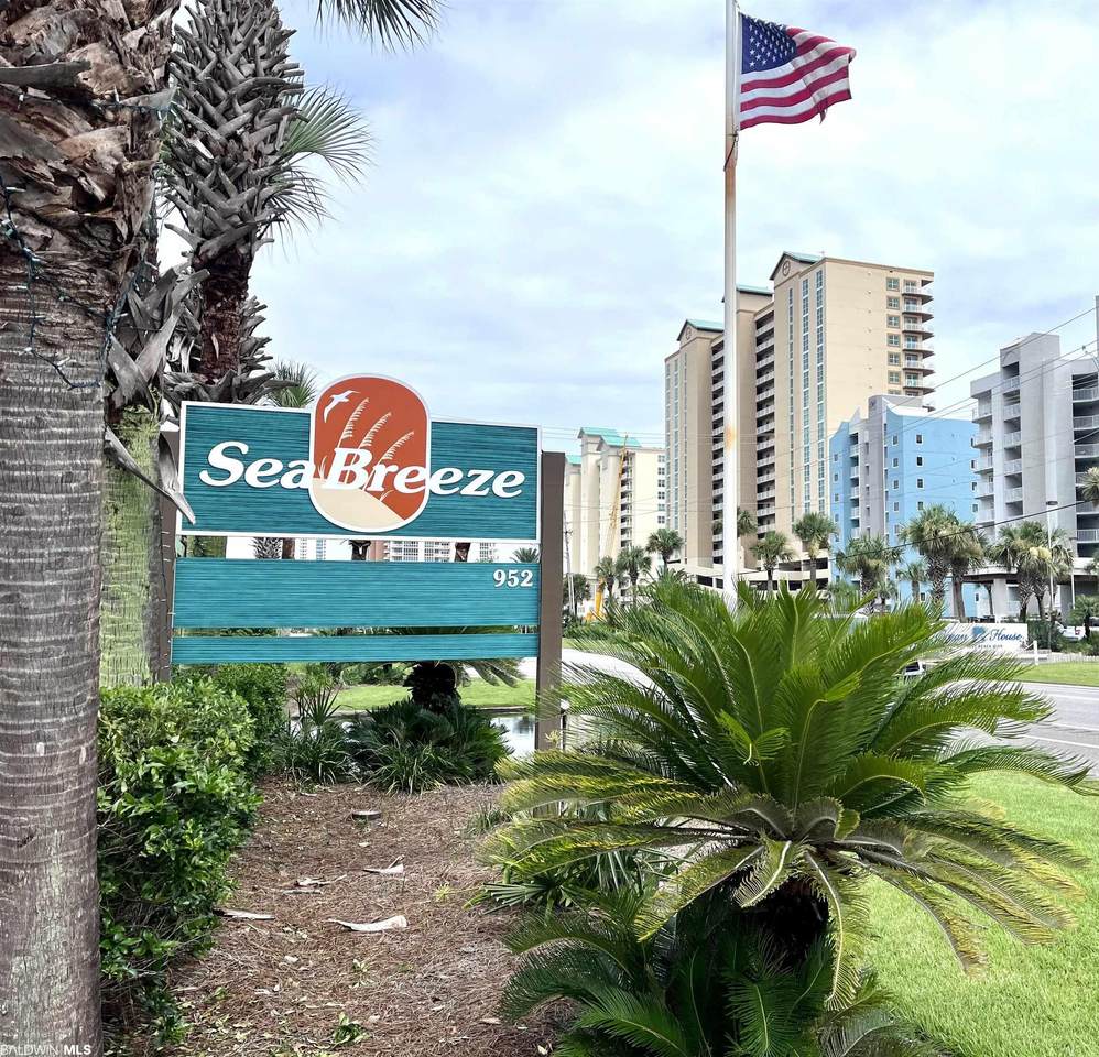 952 Beach Blvd - Photo 1