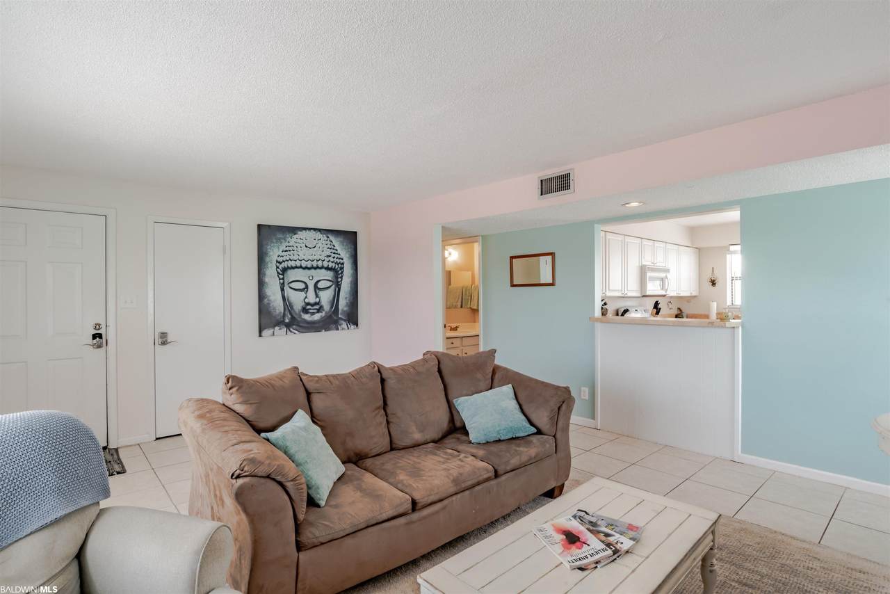 979 Lagoon Avenue - Photo 1