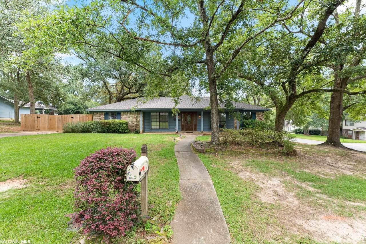 577 Wedgewood Drive - Photo 1