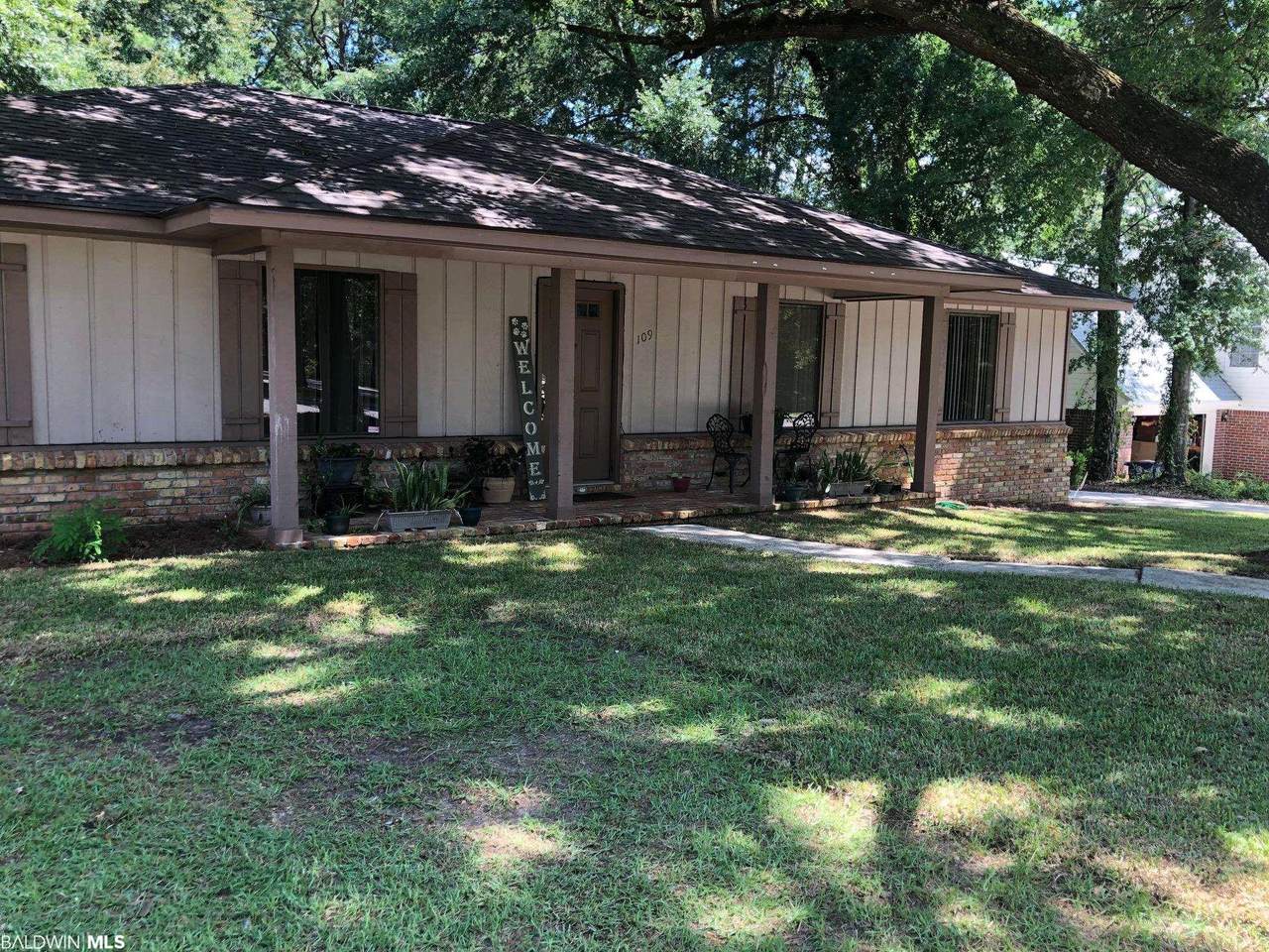 109 Bayview Drive - Photo 1