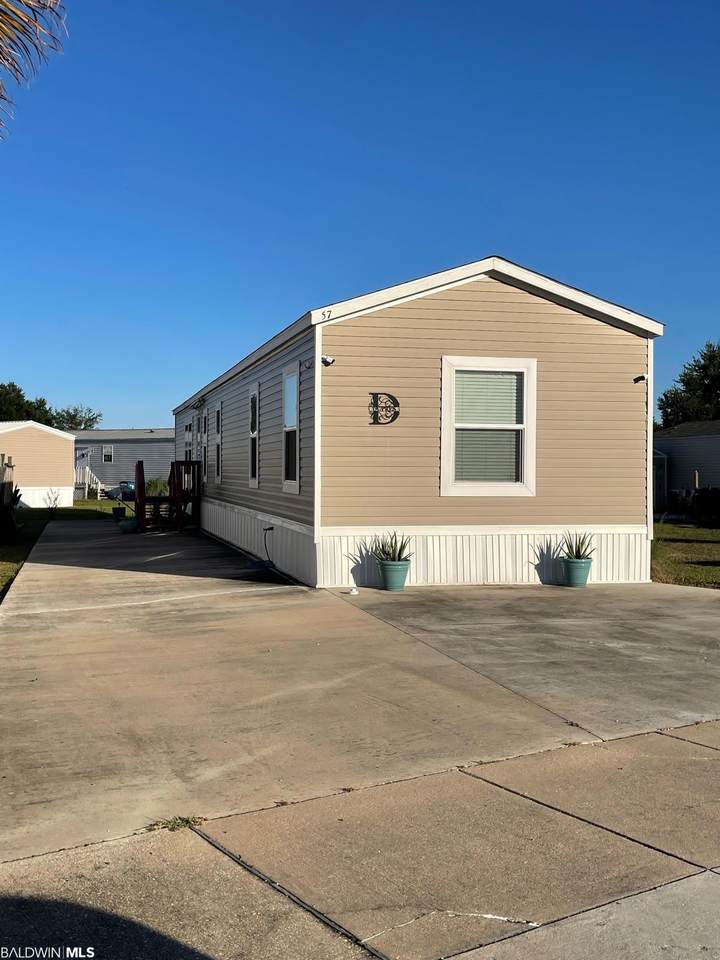 16707 Lagoon Cir - Photo 1