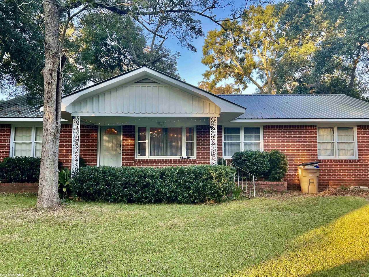 5410 Colonial Circle - Photo 1