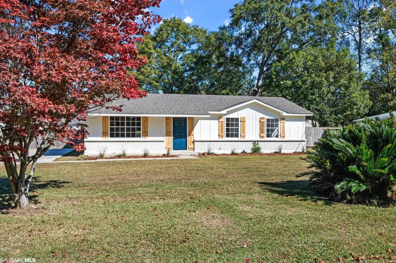 102 Laurel St - Photo 1