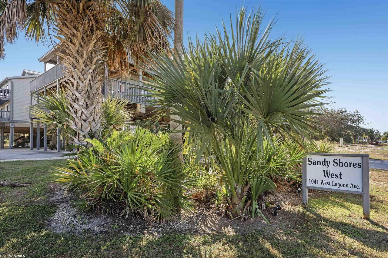 1041 Lagoon Avenue - Photo 1