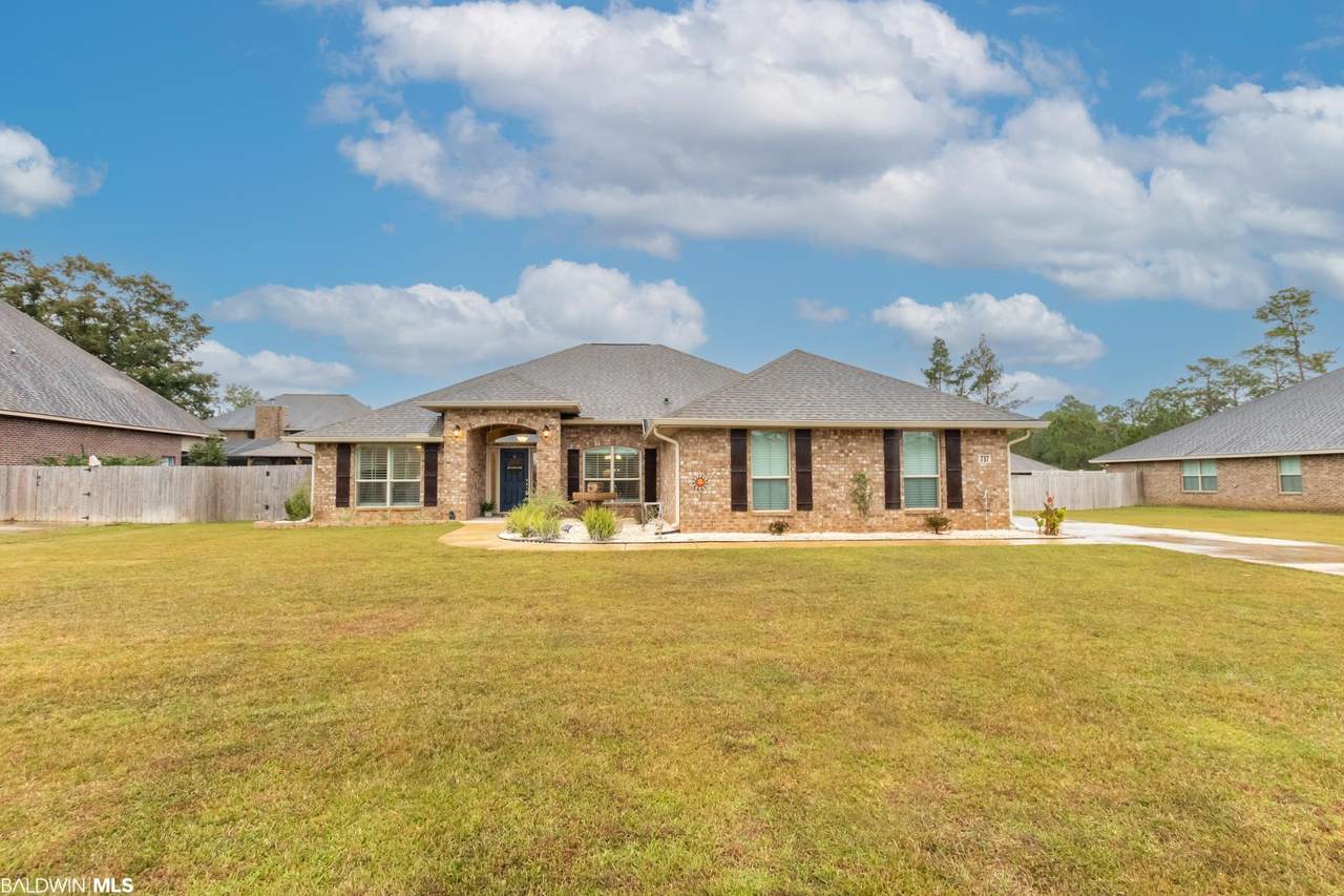 737 Edinburgh Avenue - Photo 1