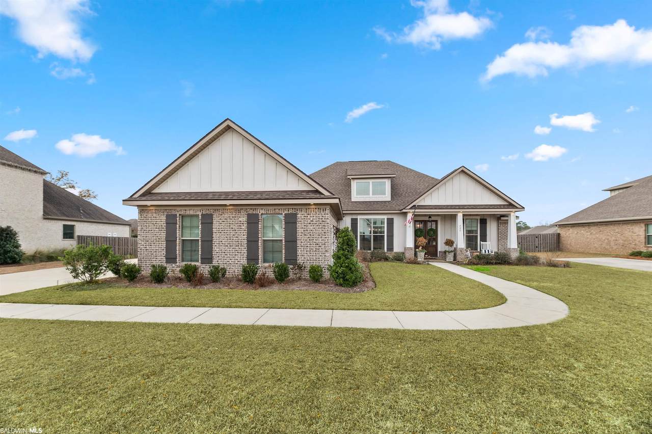 425 Fortune Drive - Photo 1