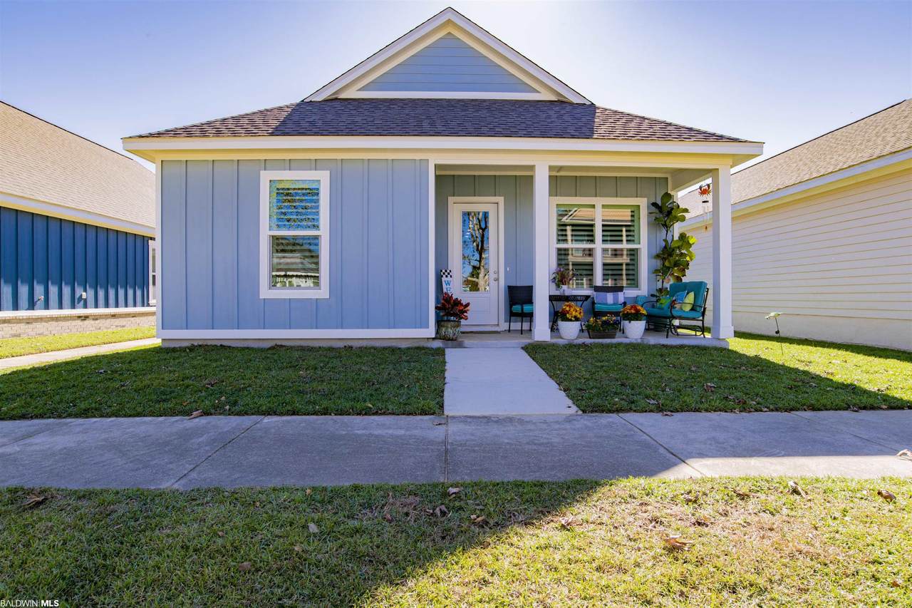 919 Periwinkle Ln - Photo 1