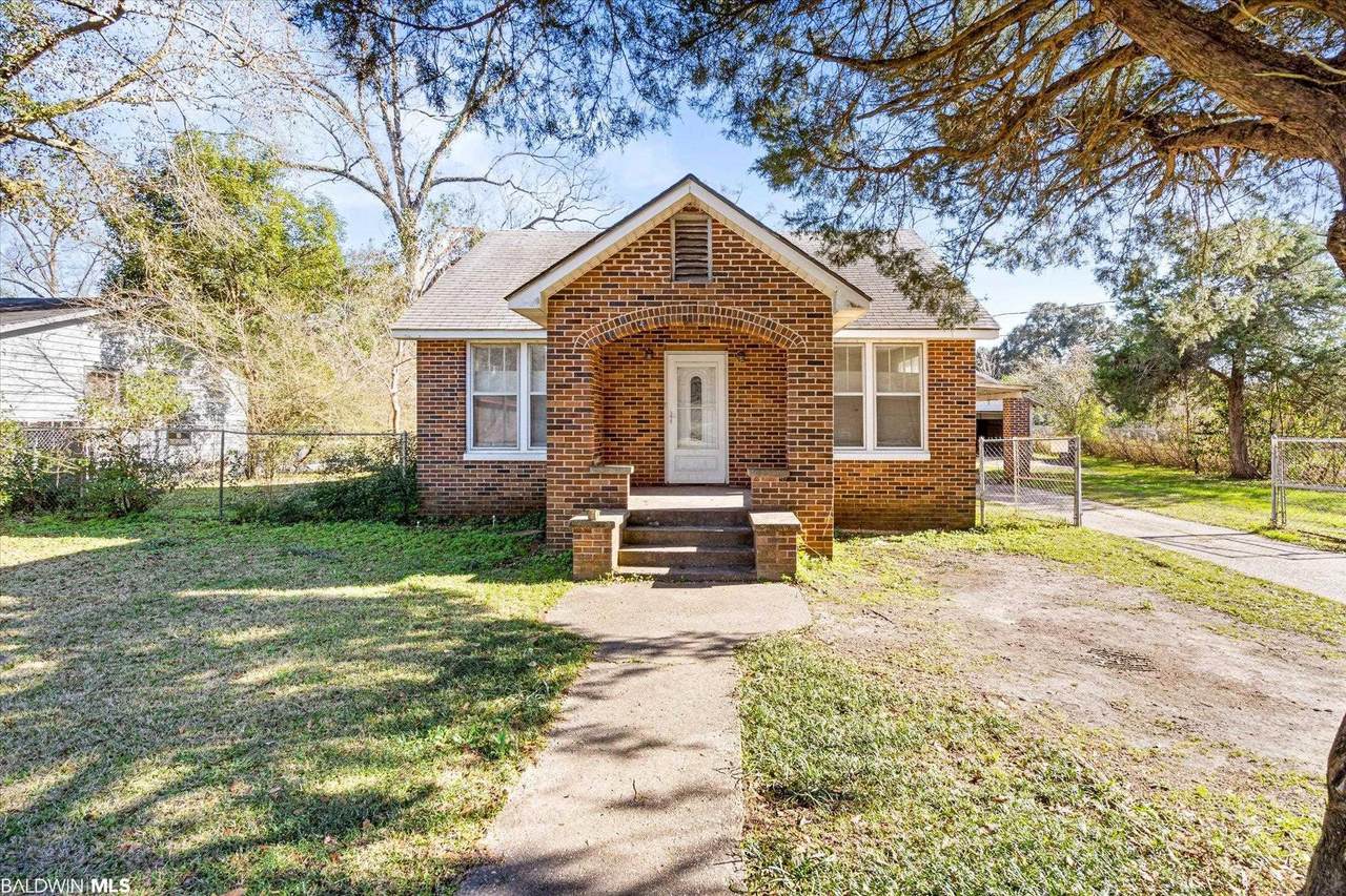 338 Hanley Ave - Photo 1