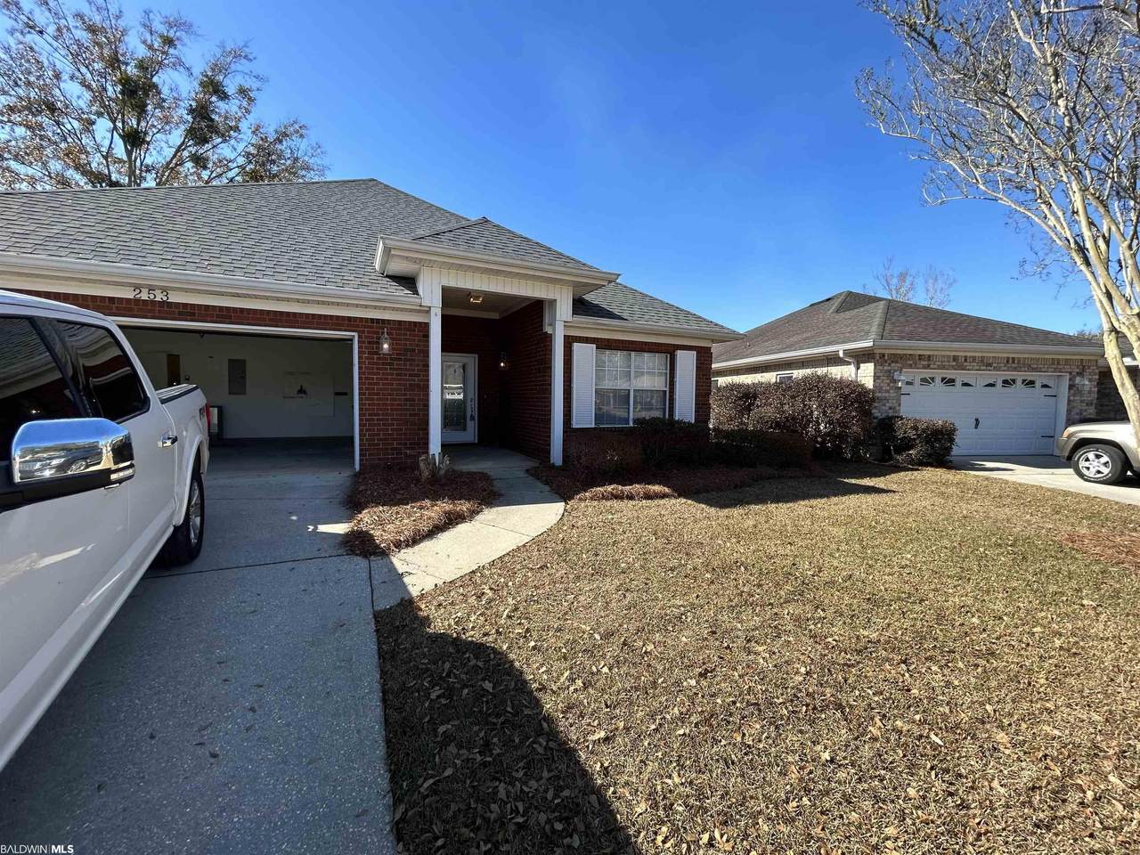 253 Hemingway Loop - Photo 1