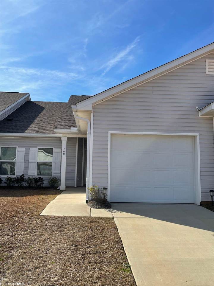 2651 Juniper St - Photo 1