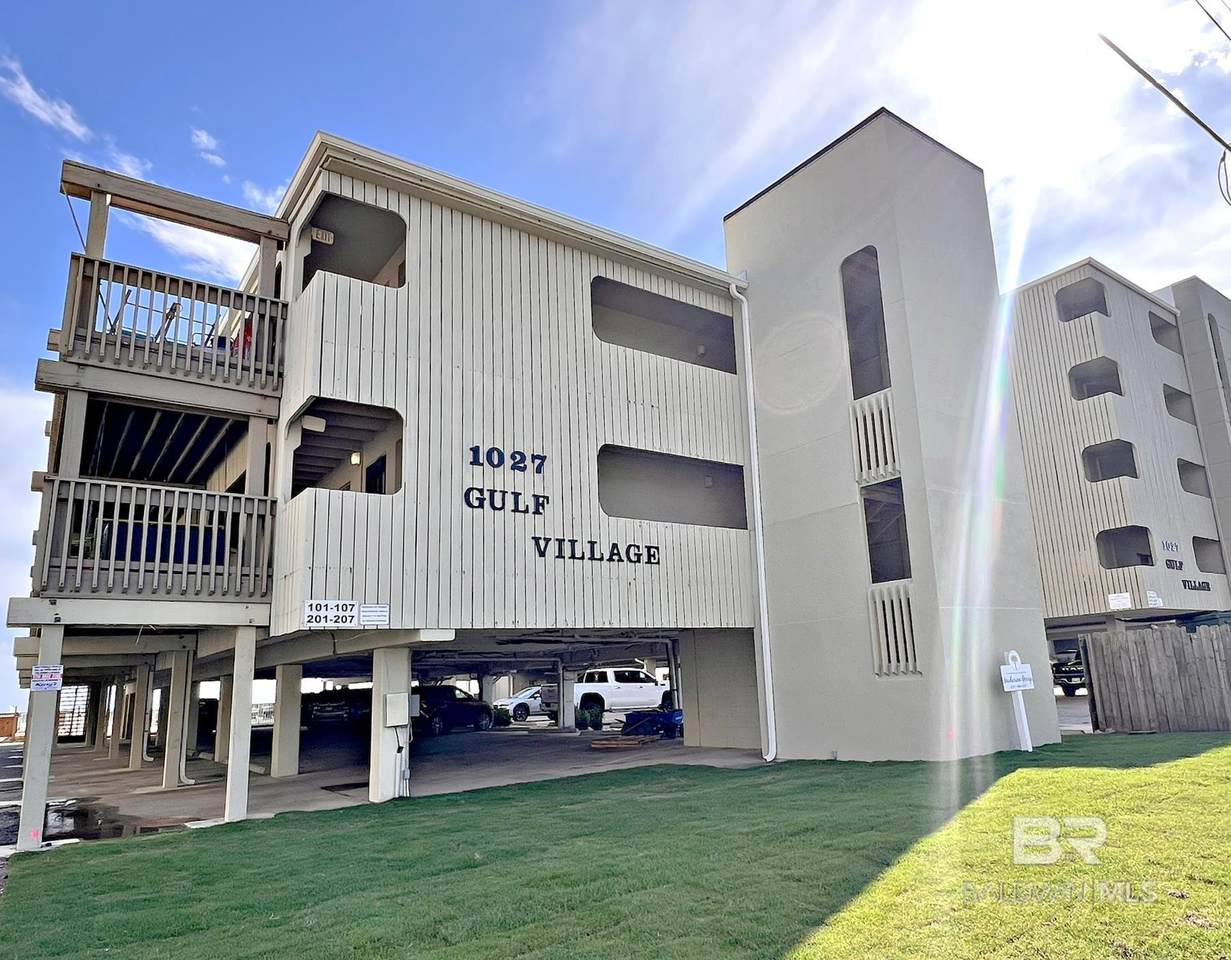 1027 Beach Boulevard - Photo 1