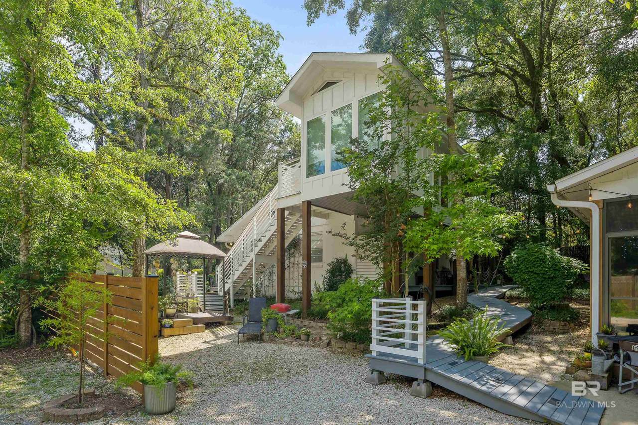 571 Dogwood Avenue - Photo 1