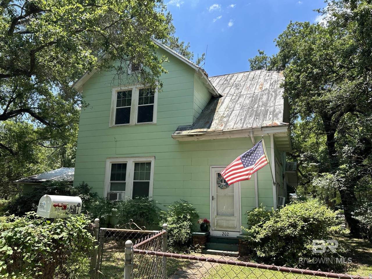 202 4th Street - Photo 1