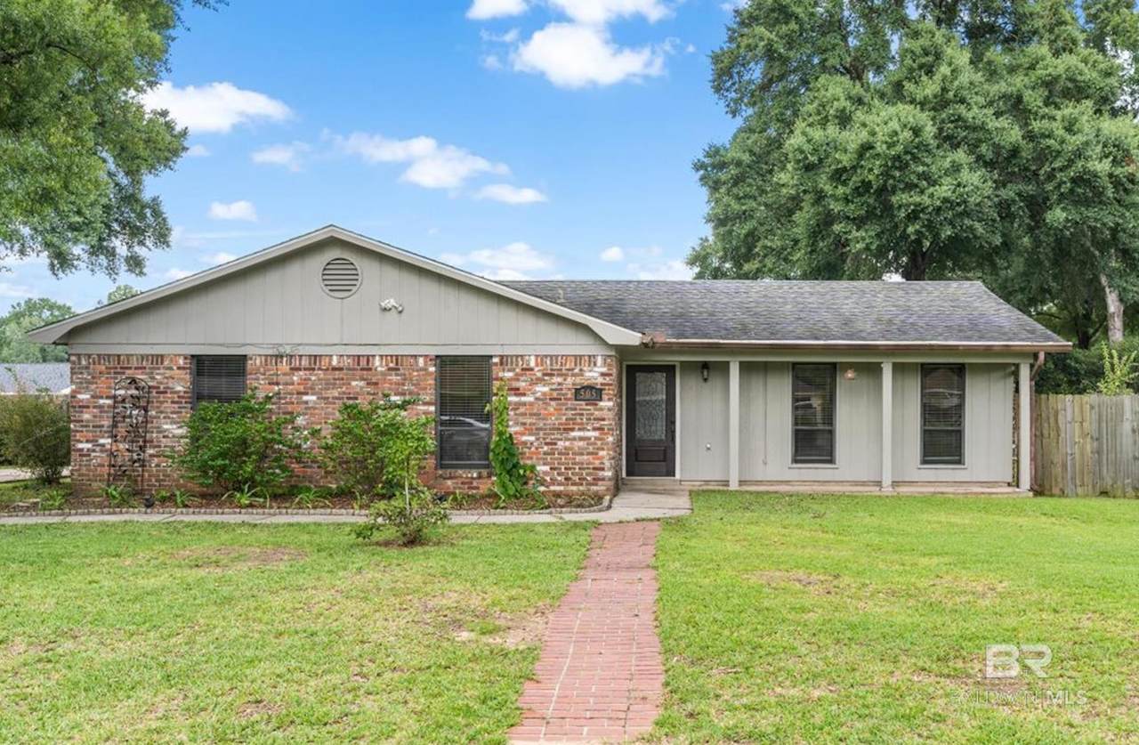 505 Barcelona Drive - Photo 1