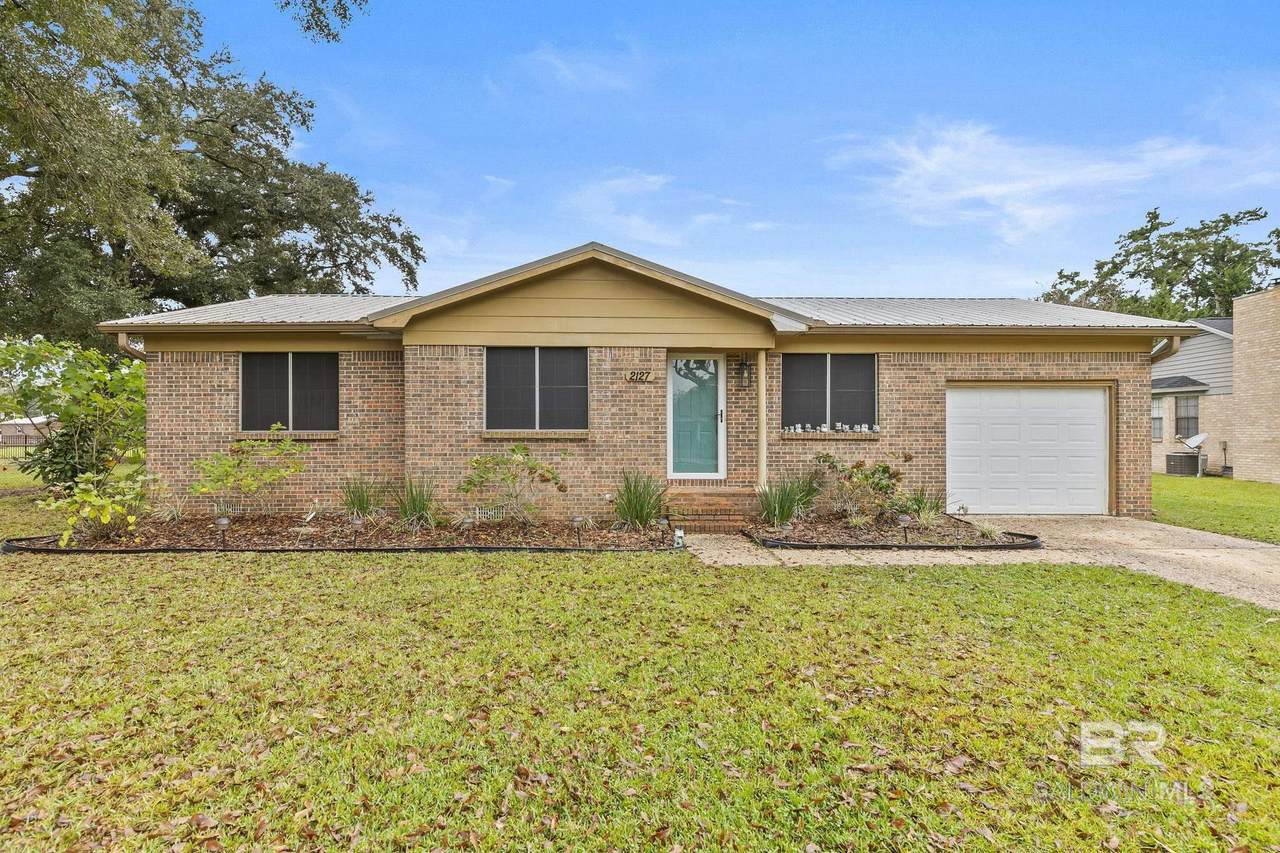 2127 Pine Street - Photo 1