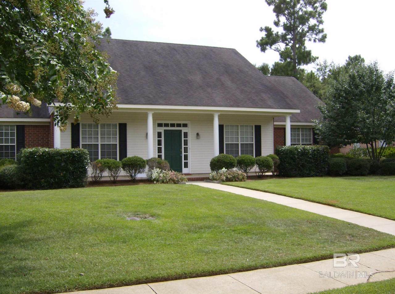 112 South Drive - Photo 1