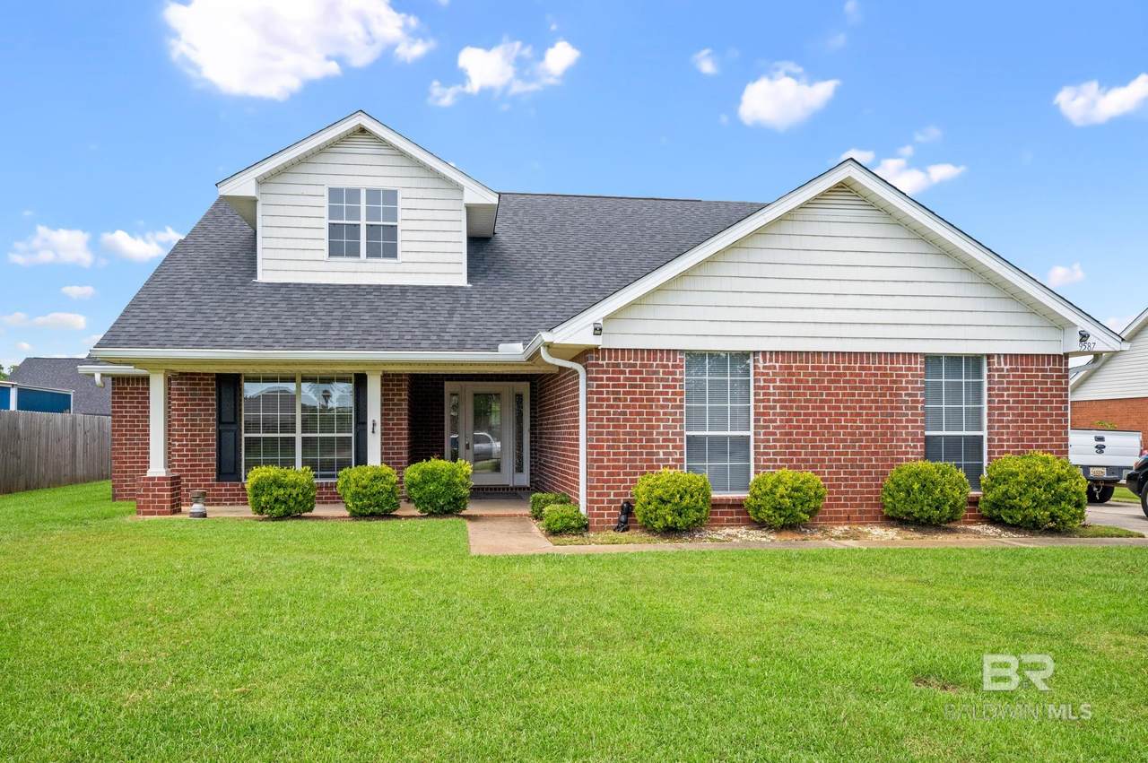 9587 Columbus Avenue - Photo 1