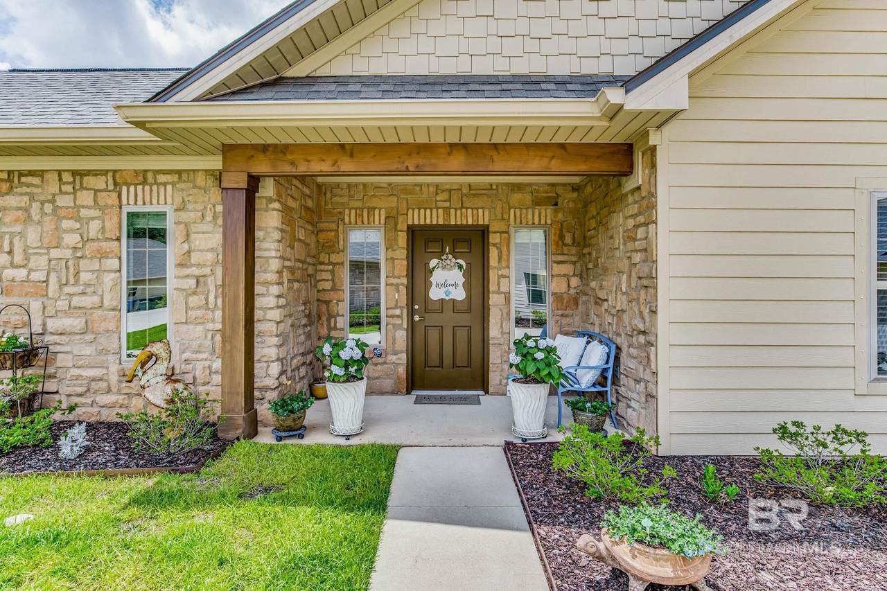 303 Holmes Avenue - Photo 1