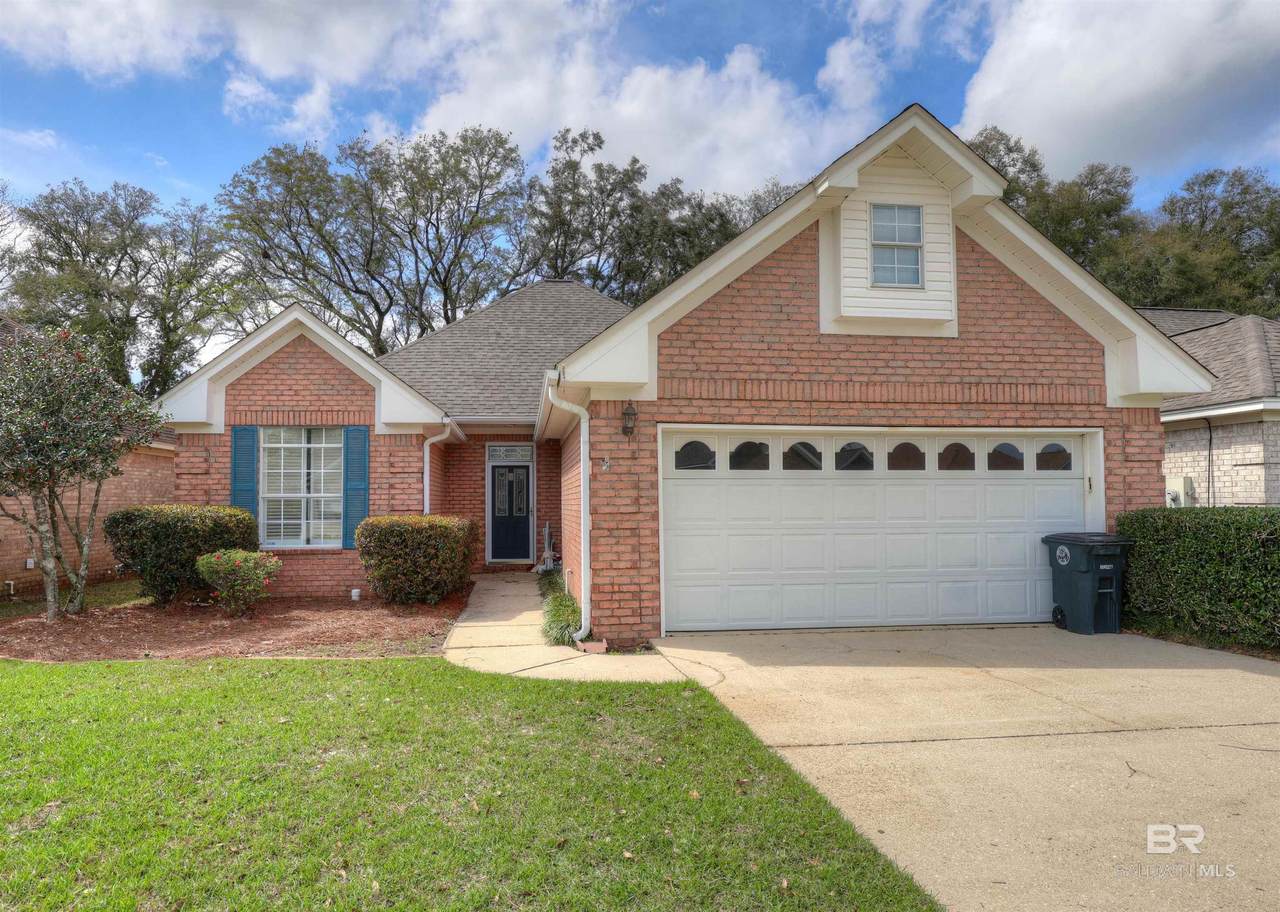 116 Club Drive - Photo 1